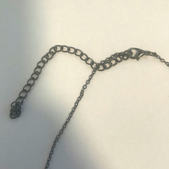 Choker Necklace - Picture 2 of 3